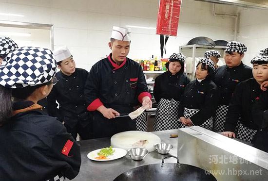石家莊旅游學校中餐烹飪專業學生實訓